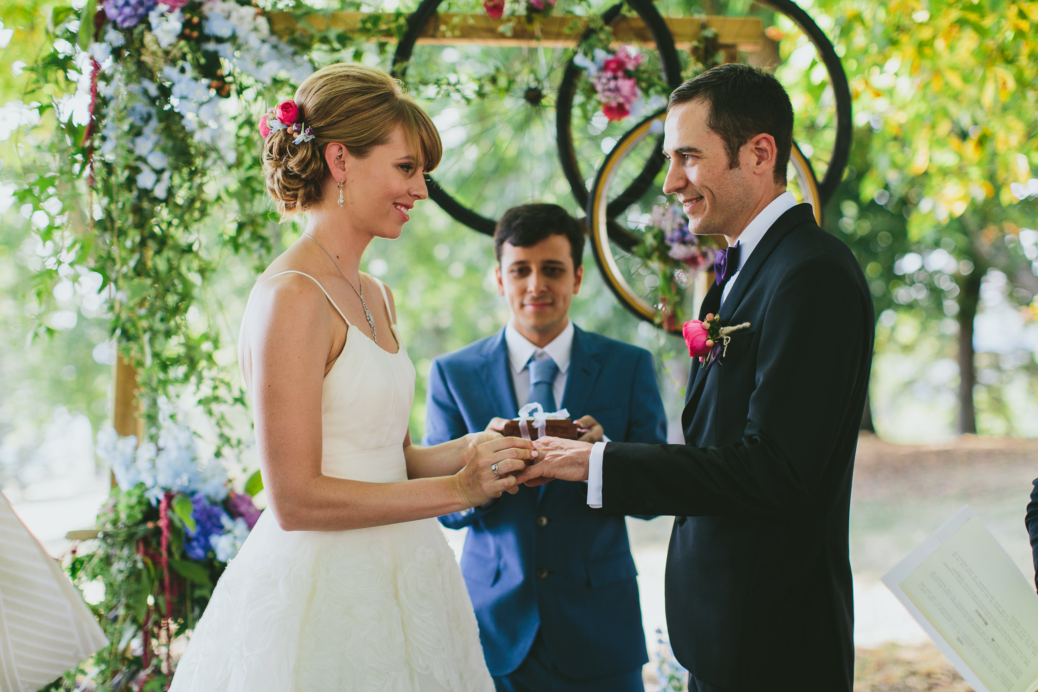 French professional wedding photographer exchange of the rings