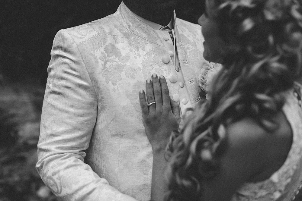 bride and groom photoshoot