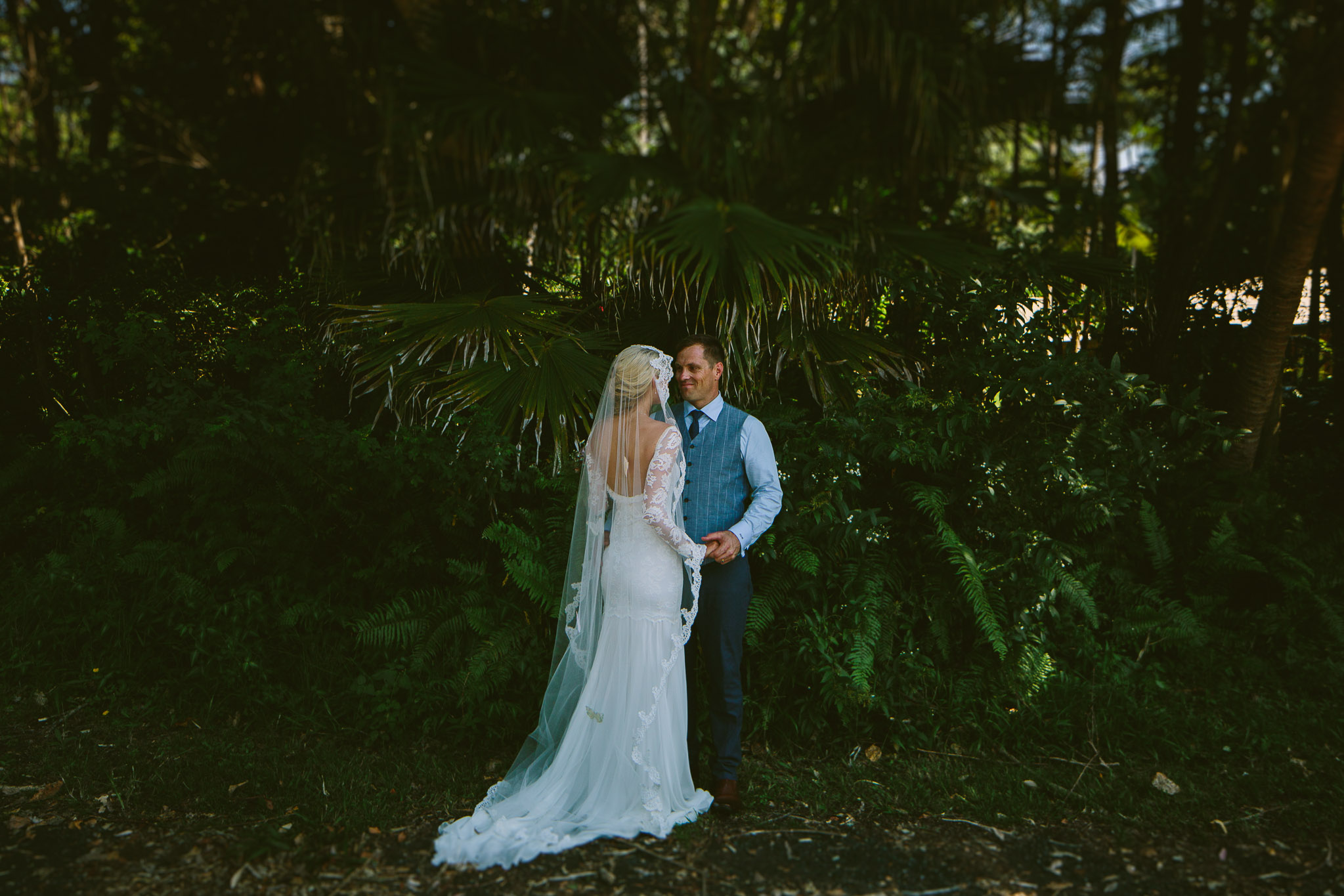 Byron Bay weddings bride and groom photoshoot