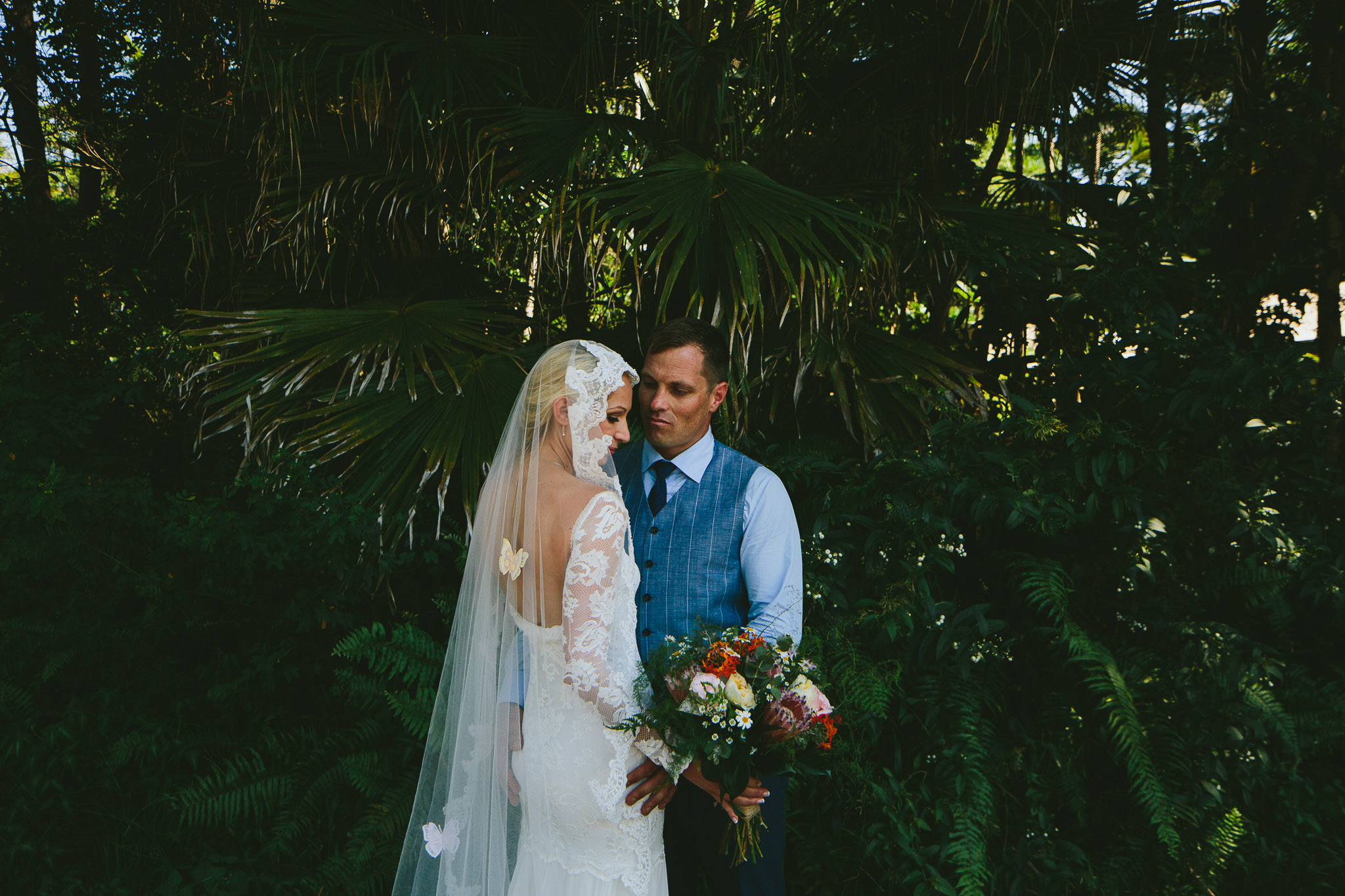 Byron Bay weddings bride and groom photo session