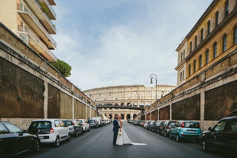 wedding photographer worldwide Colosseum in rome wedding