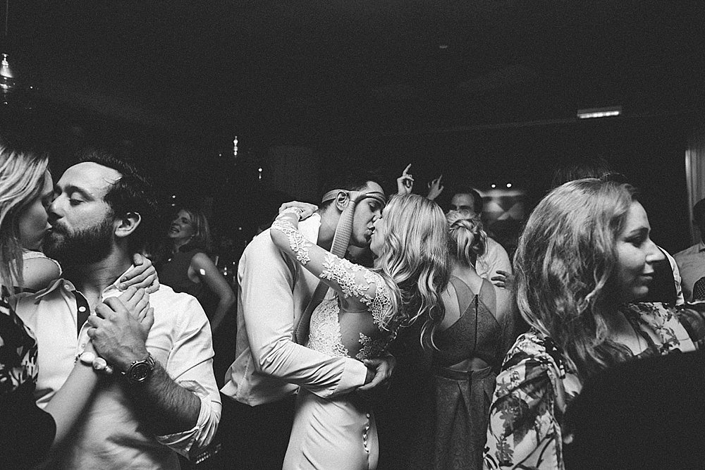 Kisses on the danse floor