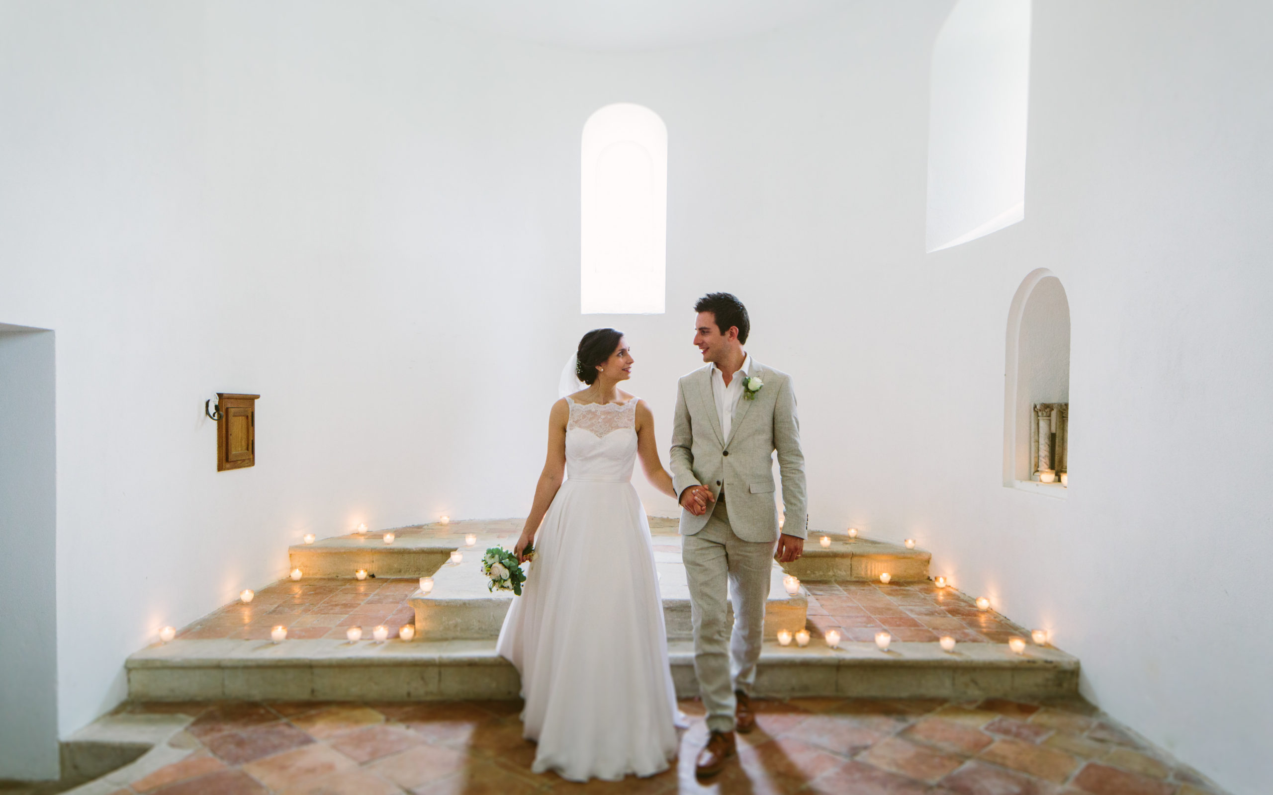 Lot-et-Garonne wedding bride and groom hand-in-hand