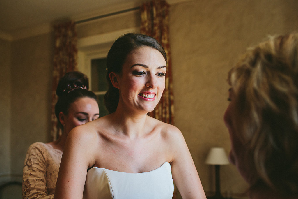 bride and her mother
