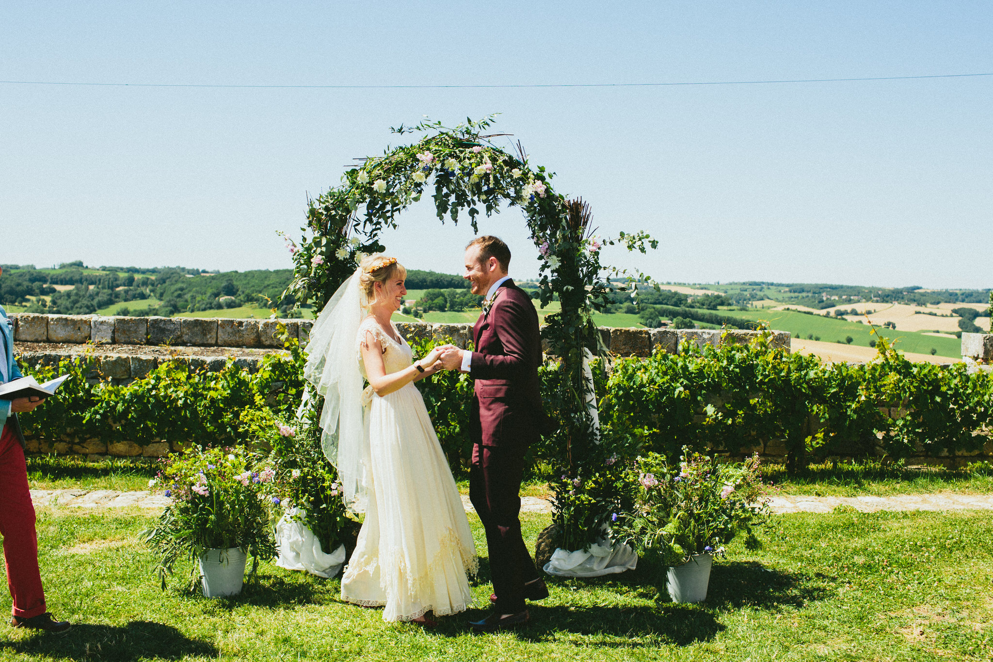 bride and groom ceremony smiles french wedding