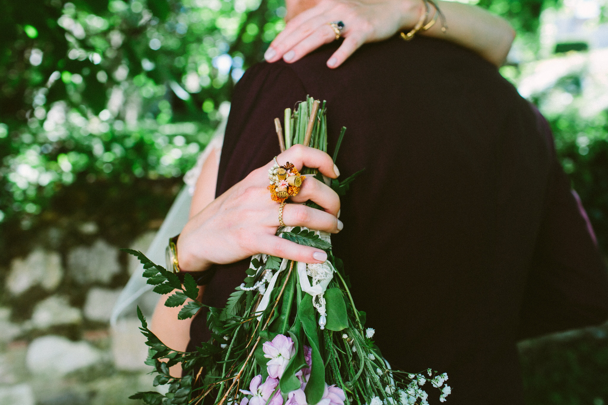 bride flowers bouquet photoshoot 