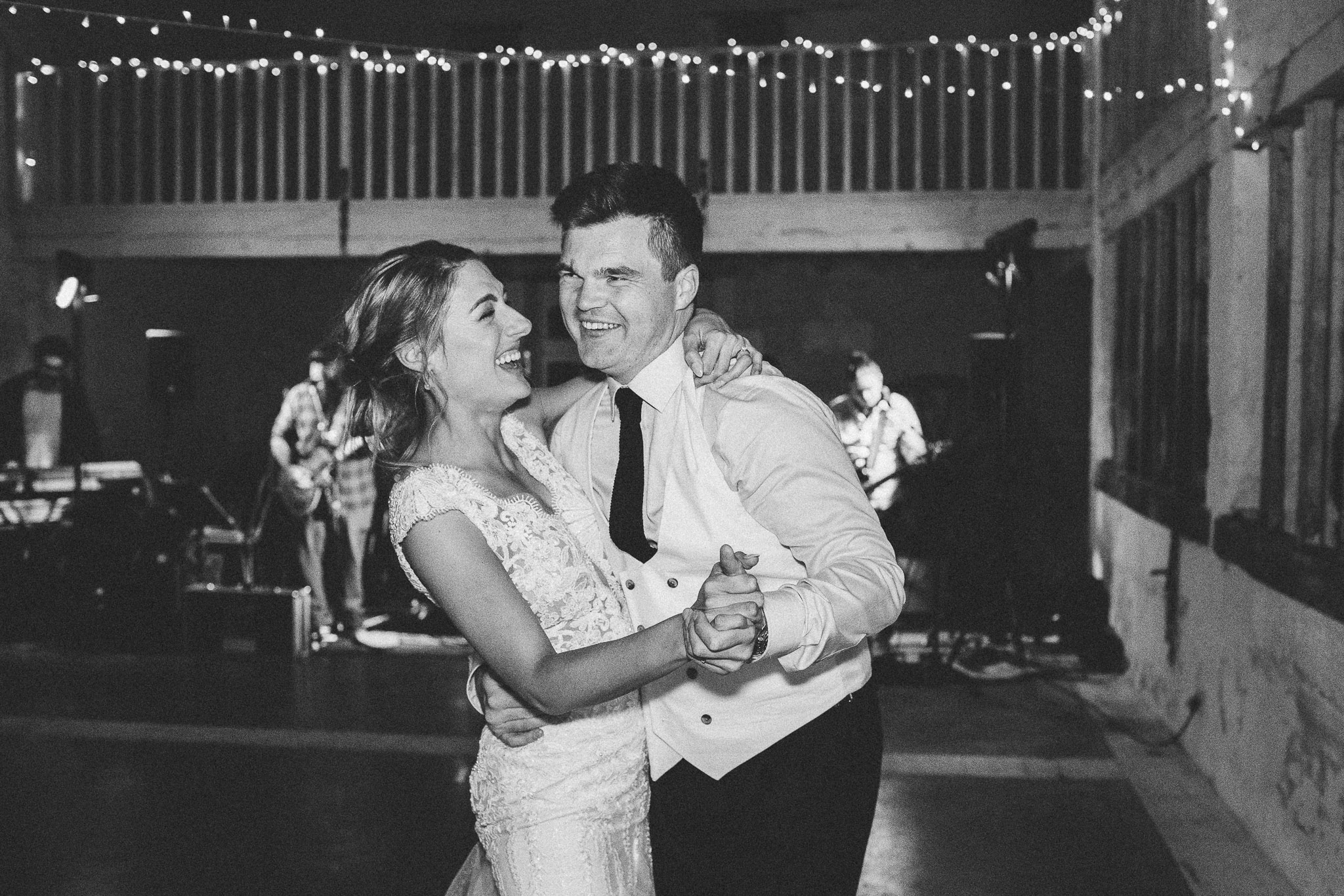 bride and groom first dance happy bride and groom