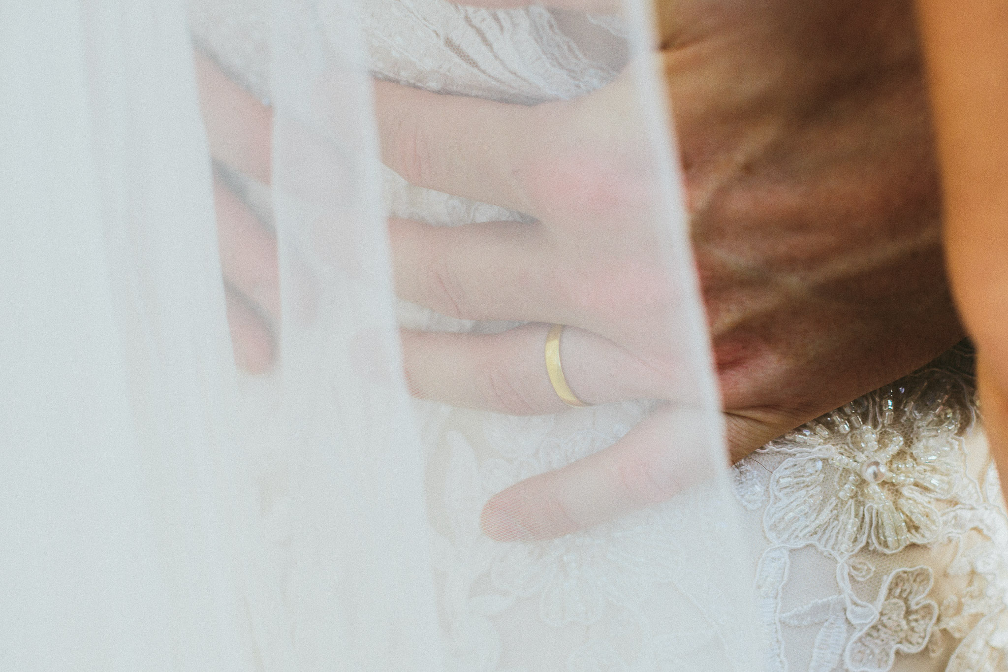 photo session groom wedding ring