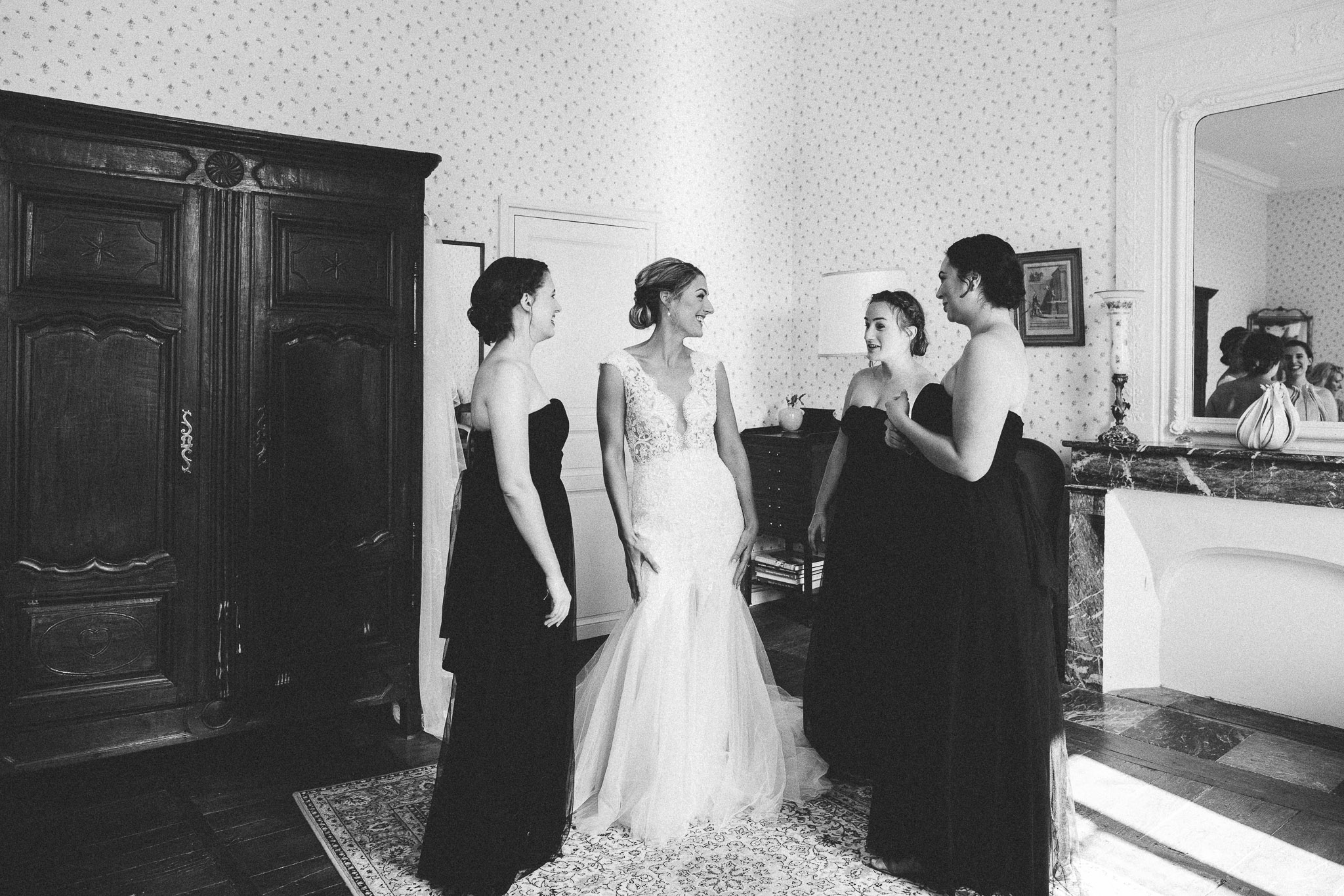 bride and bridesmaid ready for ceremony