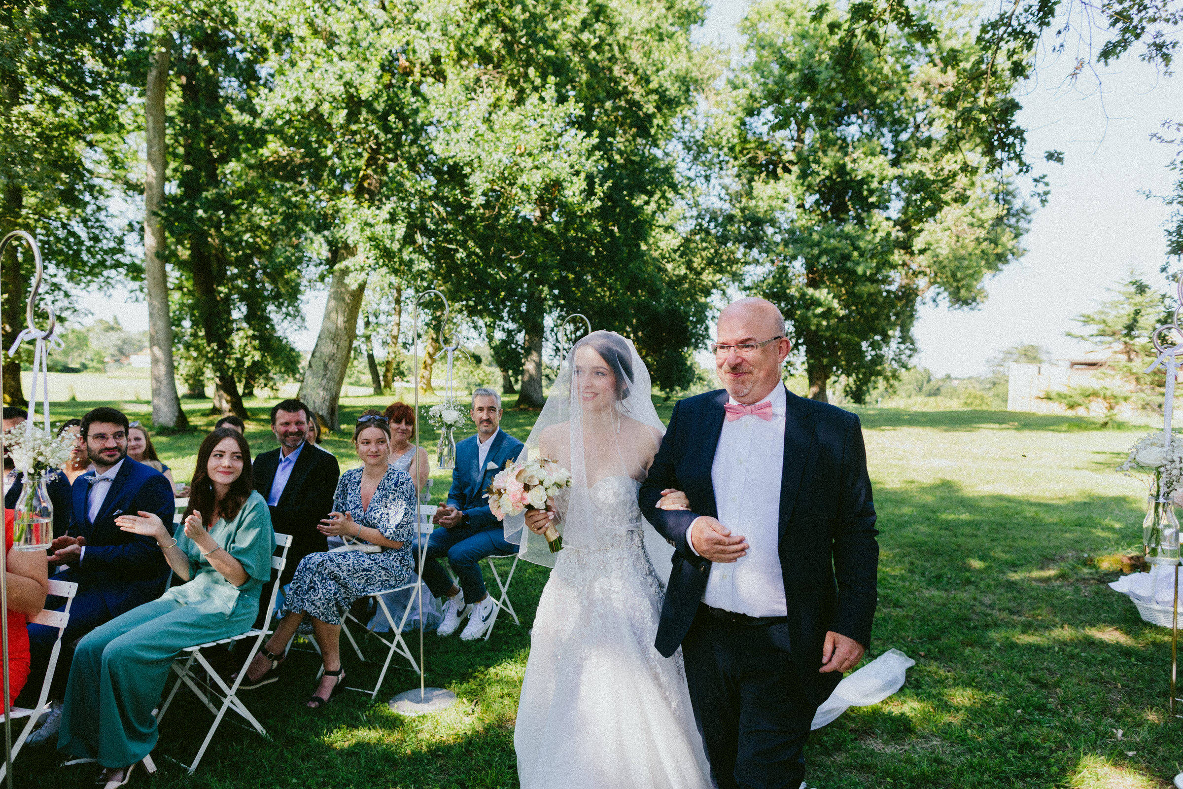 bride and her father Classy french wedding