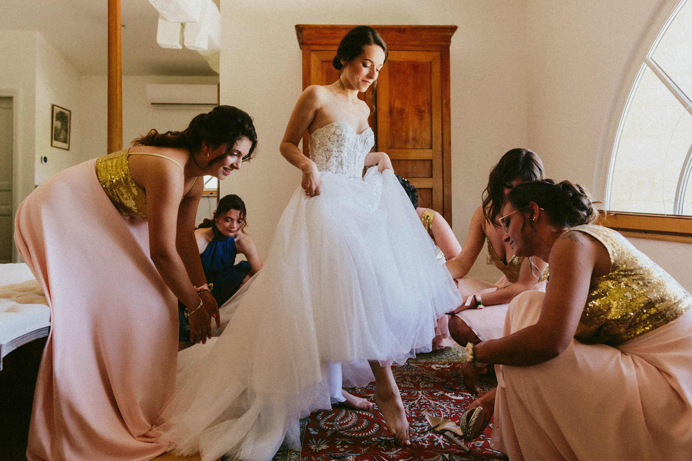 bride getting ready with bridesmaids Classy french wedding