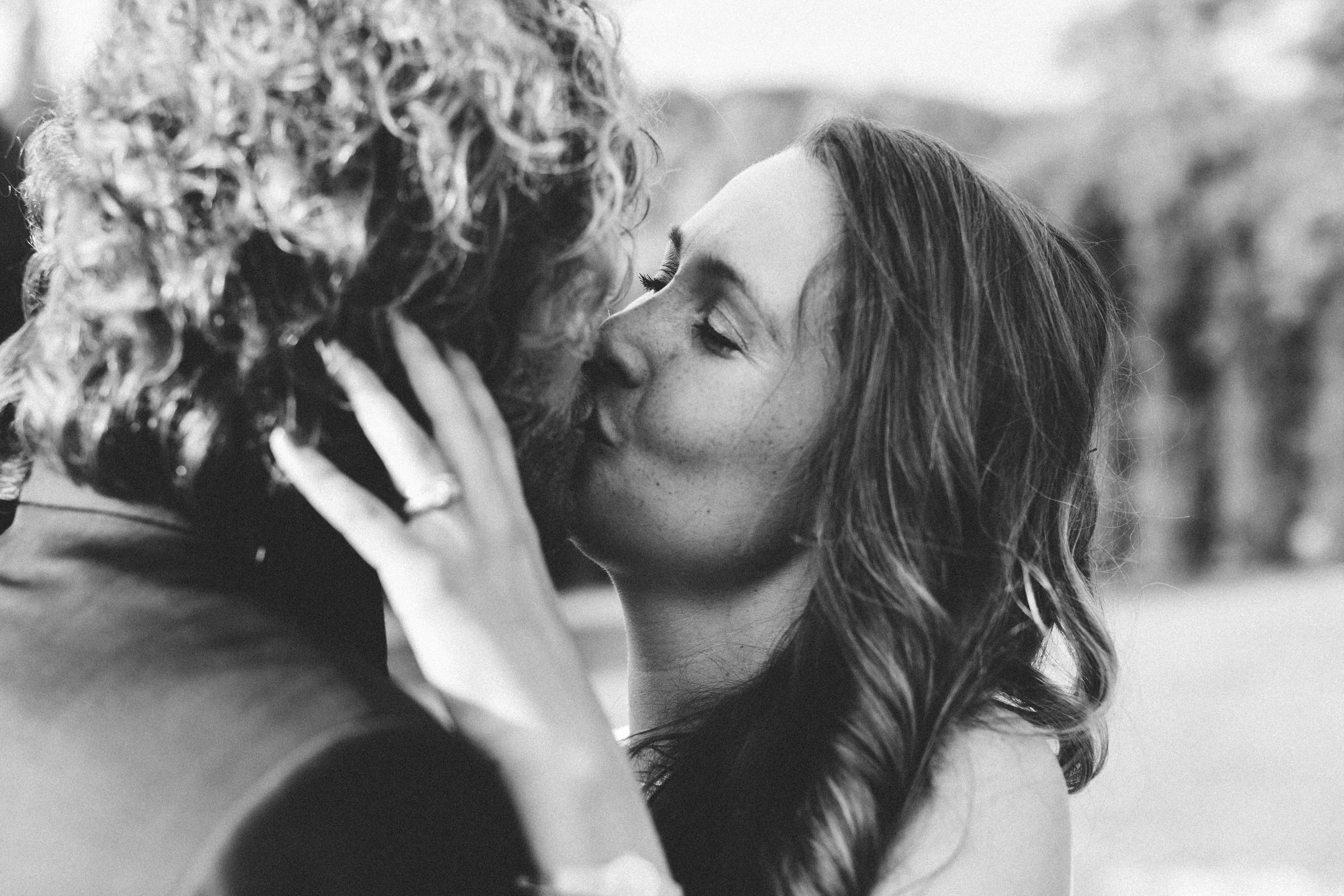 bride kissing groom Saint-Martin-De-Castillion Wedding France