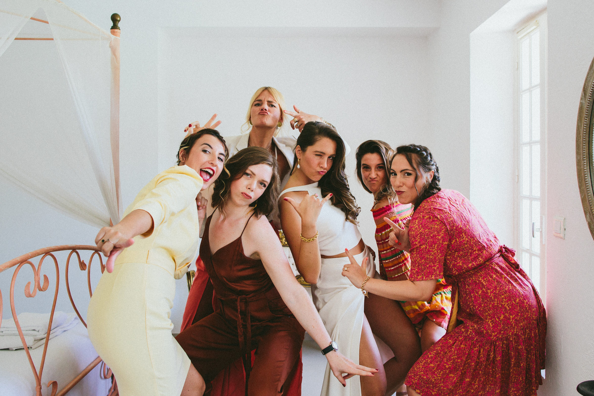 portrait of bride and bridesmaids Saint-Martin-De-Castillion Wedding France