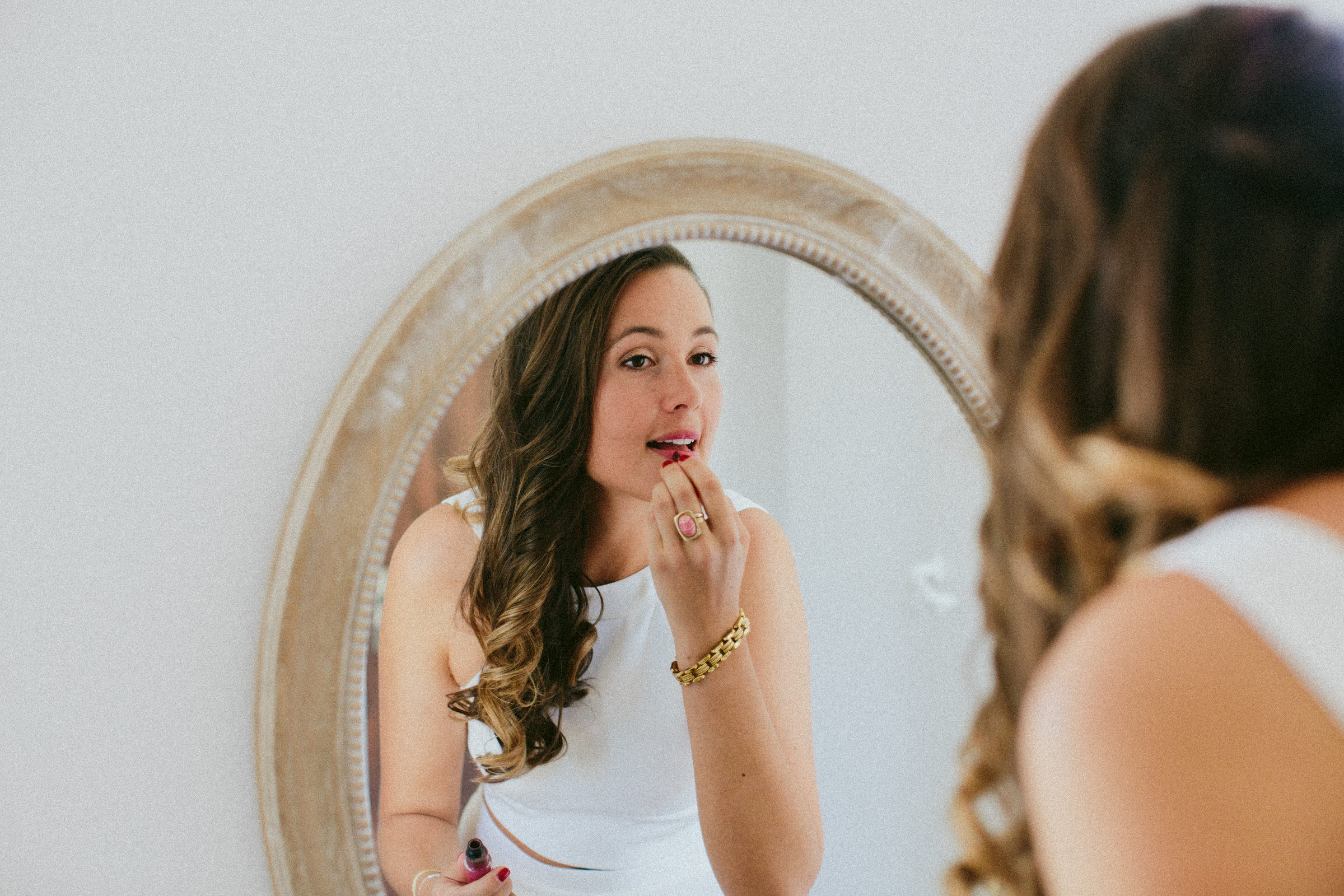 lipstick bride Saint-Martin-De-Castillion Wedding France