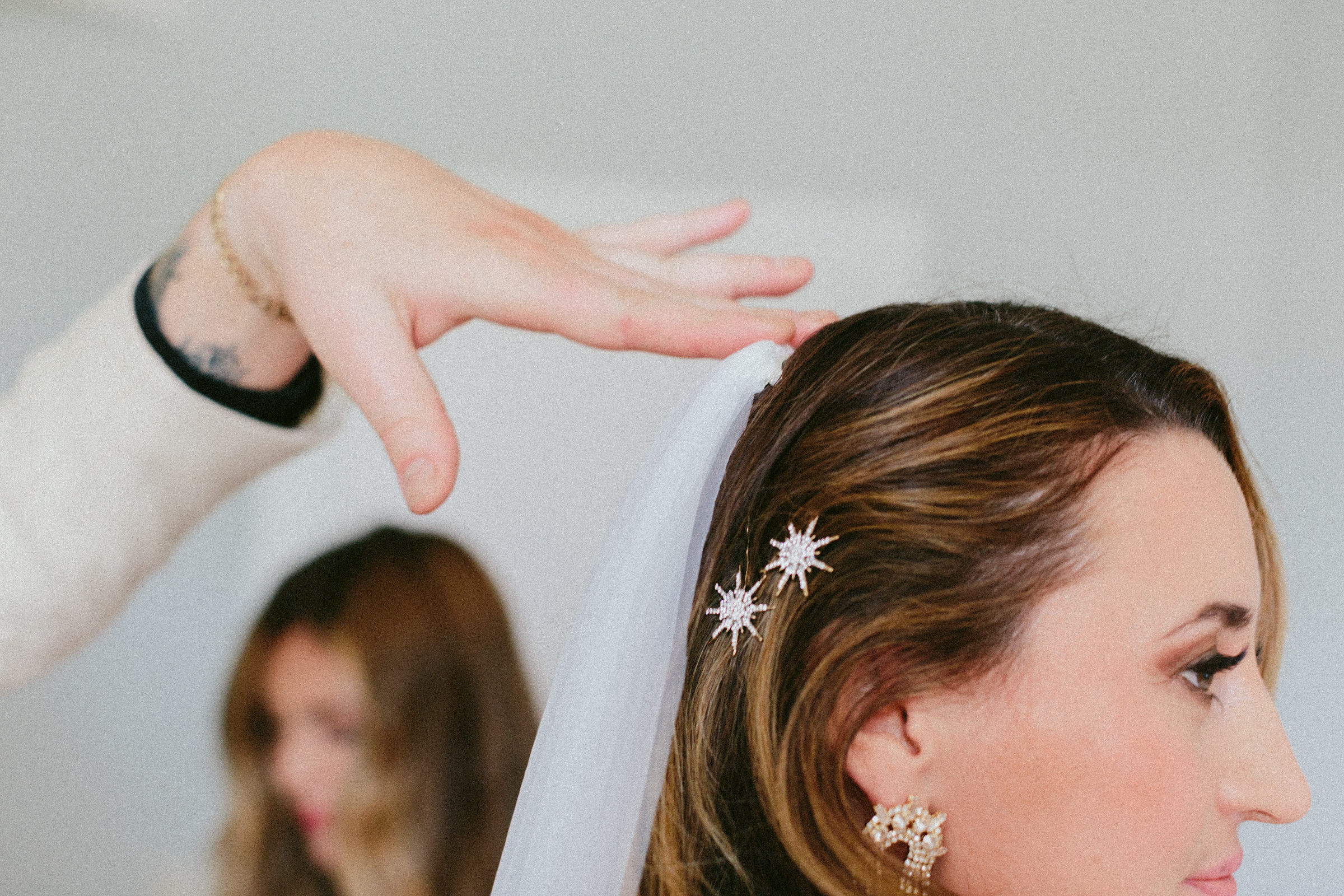 Bride veil France Village wedding