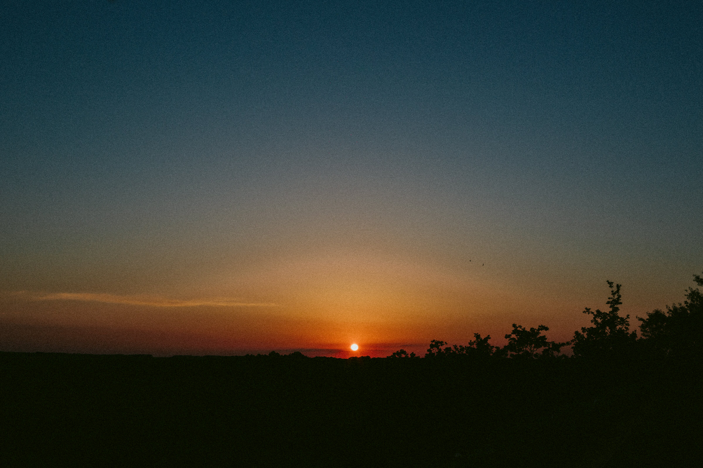amazing sunset Castelnau des Fieumarcon french village wedding