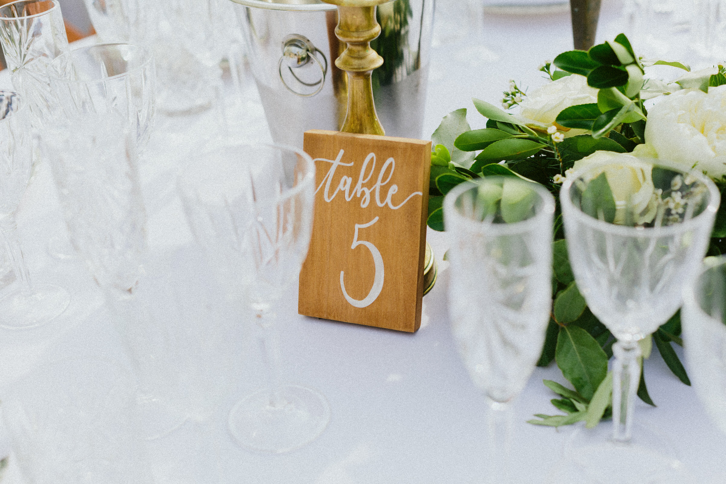 table display wedding dinner Castelnau des Fieumarcon french village wedding