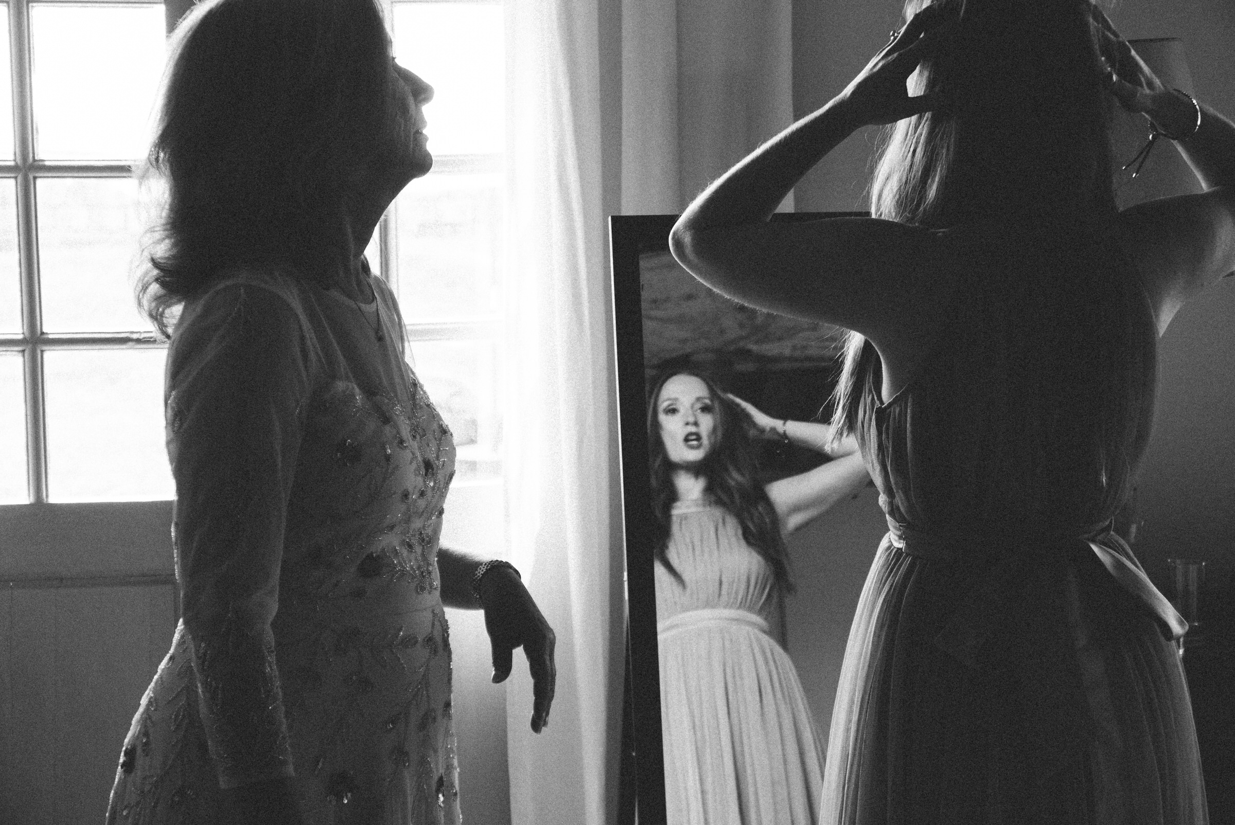 bridesmaids mirror Castelnau des Fieumarcon french village wedding