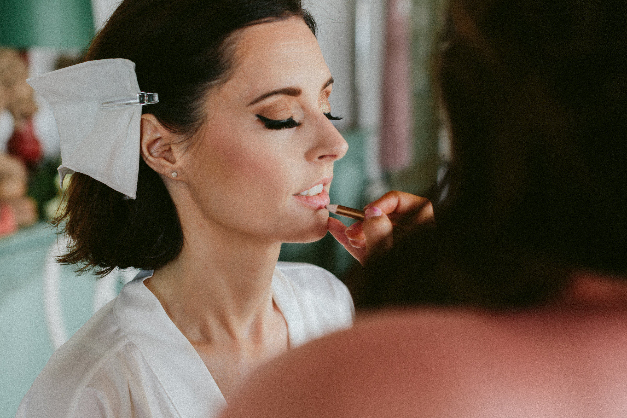 lipstick bride Castelnau des Fieumarcon french village wedding